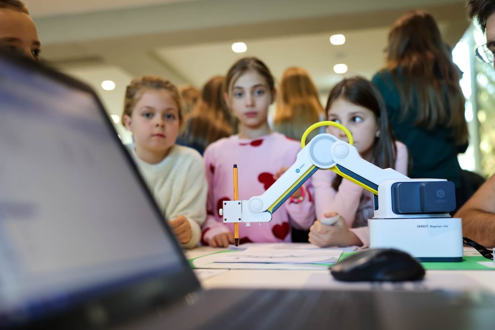 Vukobratovićevi dani robotike 2025 — izložbe